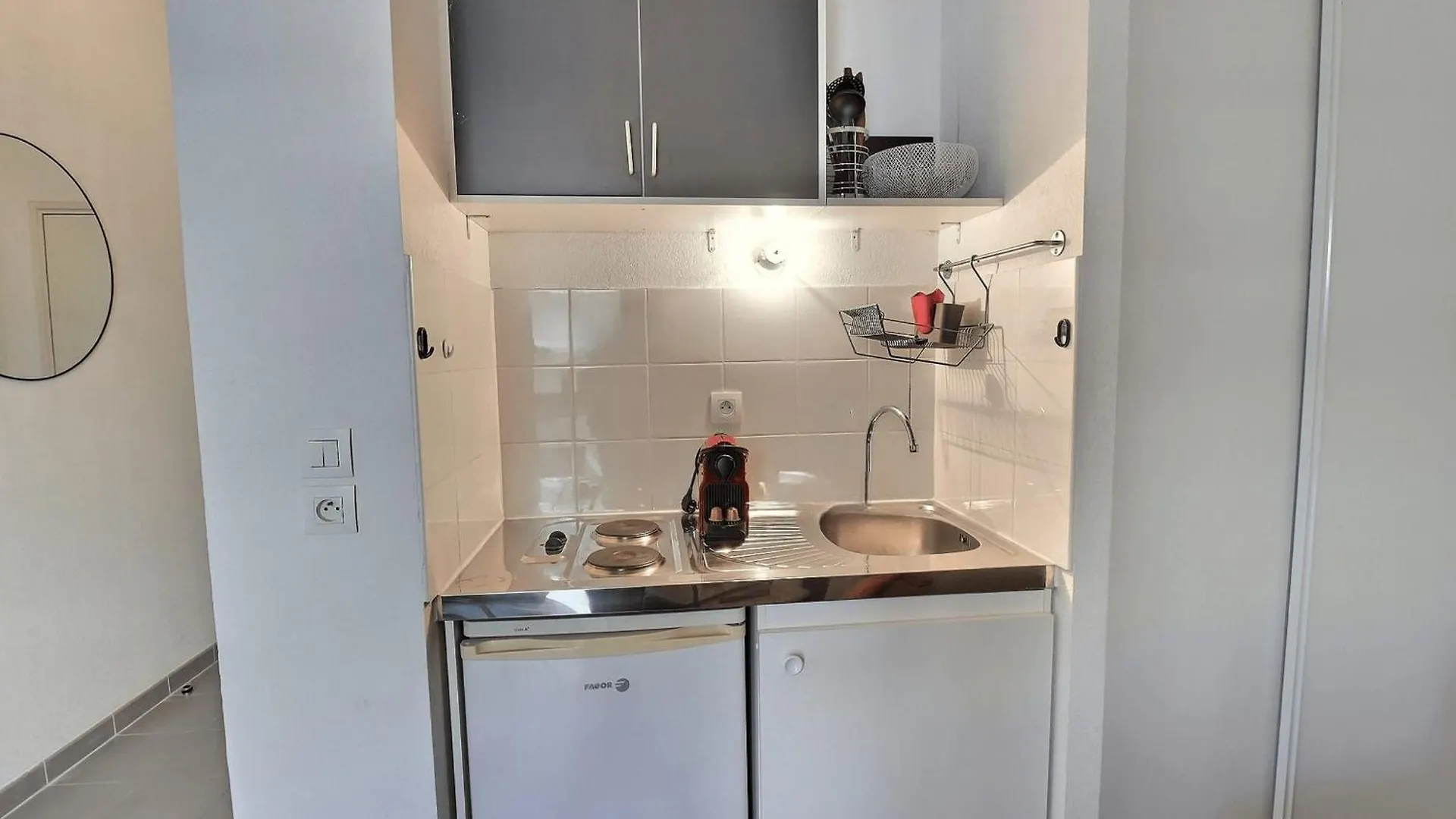 Cosy Apartment For 2 In Marseille 0*,  France