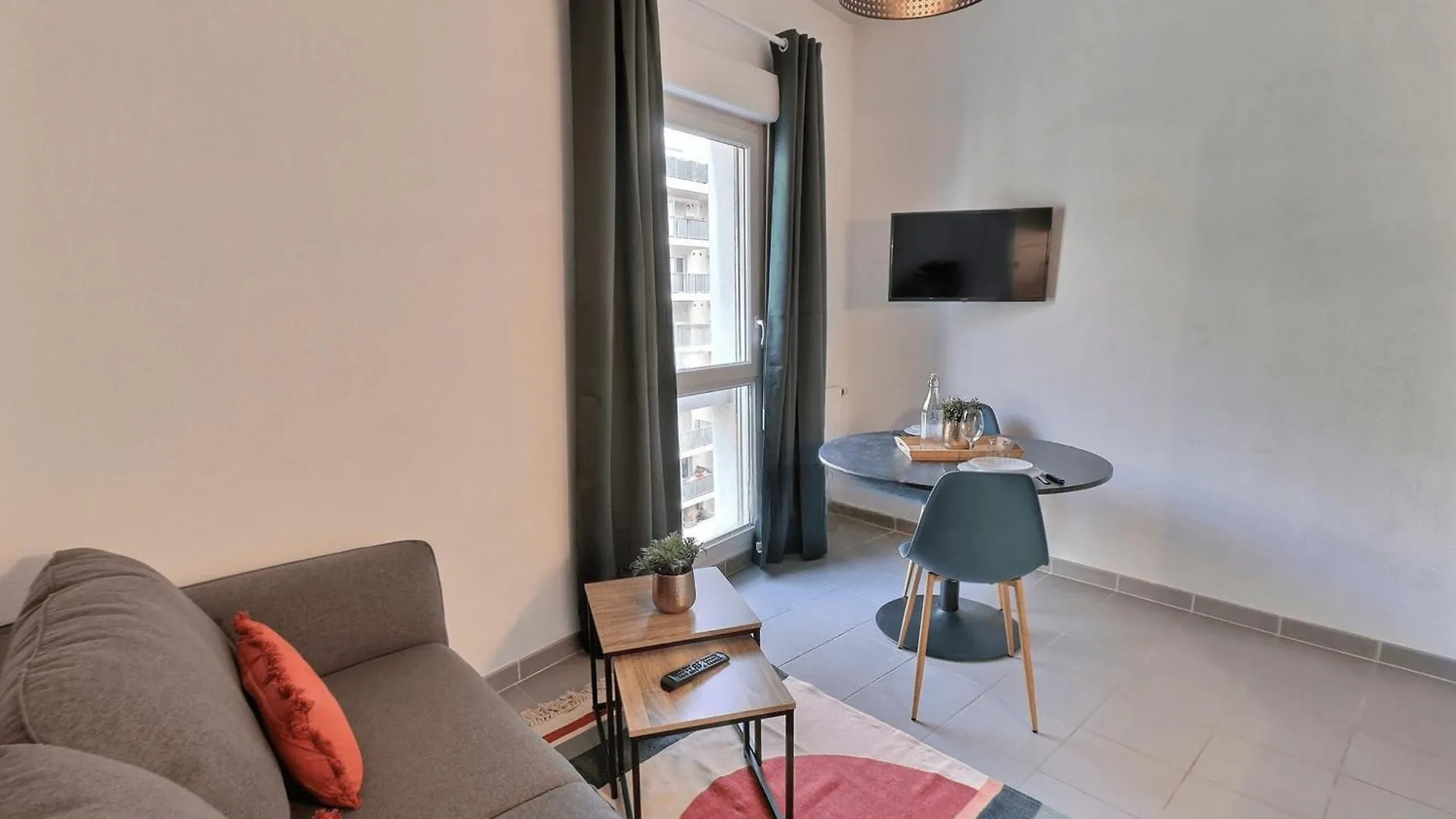 Cosy Apartment For 2 In Marseille 0*,  France