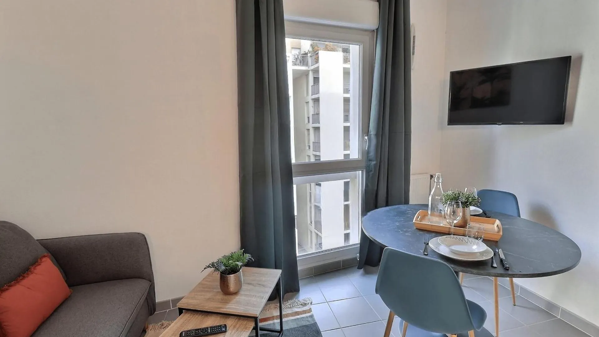 Cosy Apartment For 2 In Marseille France